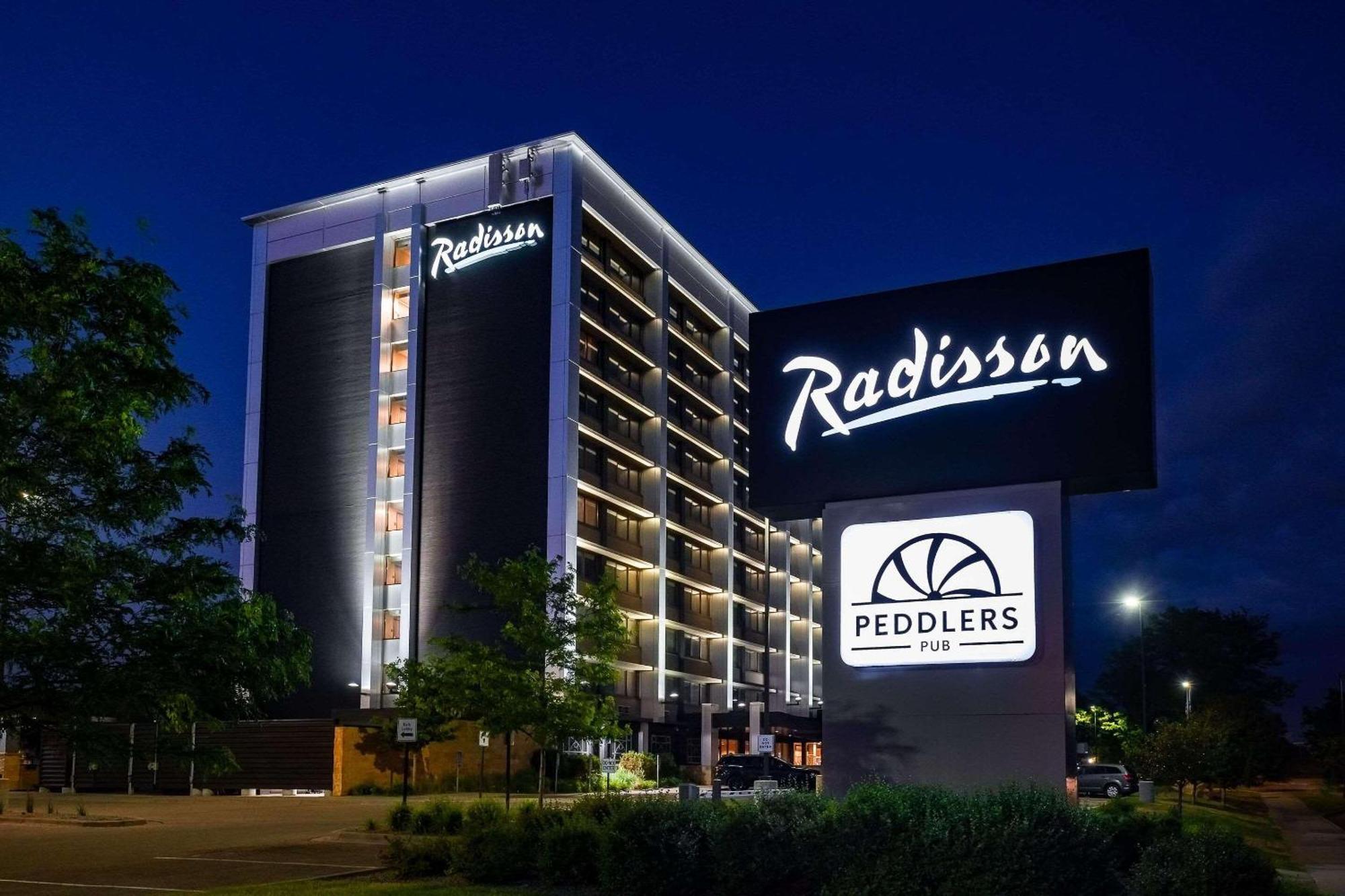 Radisson Hotel St Paul Downtown Сейнт Пол Екстериор снимка