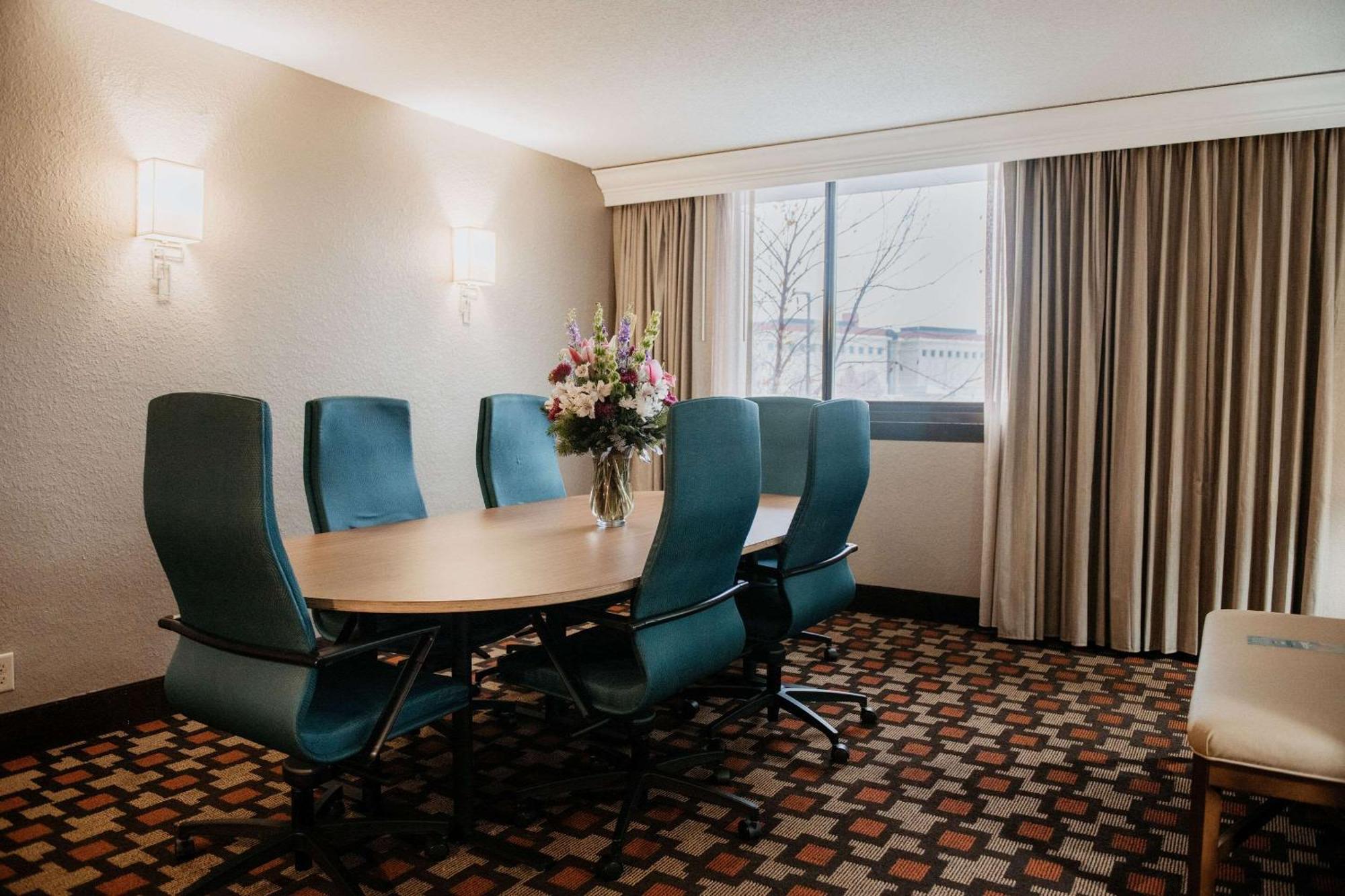 Radisson Hotel St Paul Downtown Сейнт Пол Екстериор снимка